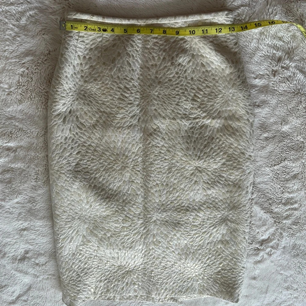 Women’s Vintage Kasper Beautiful Floral Embossed Lined Skirt Cream Gold Midi 6